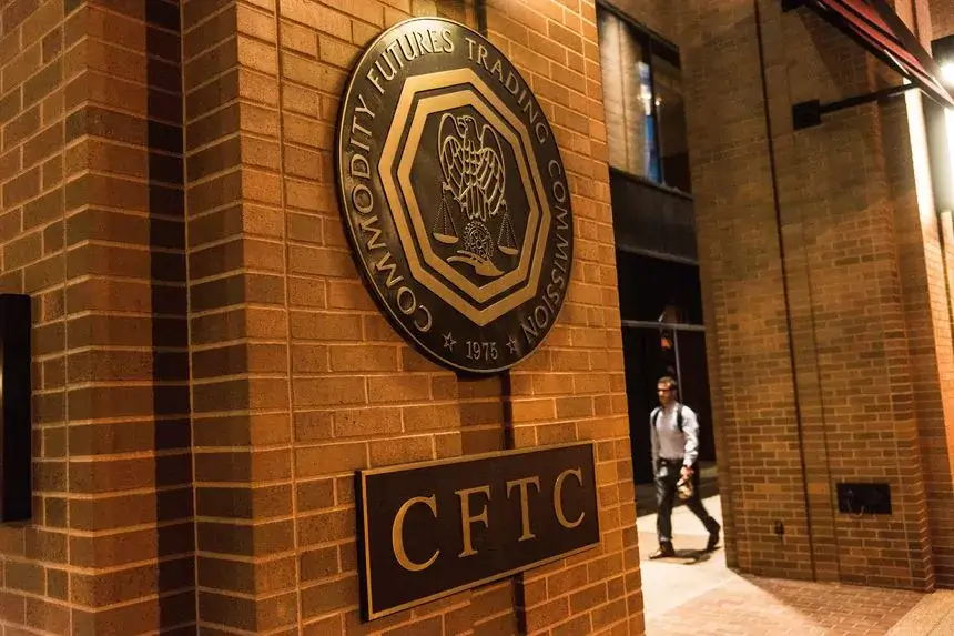 CFTC-Kommissar kommentiert den FTX-Absturz