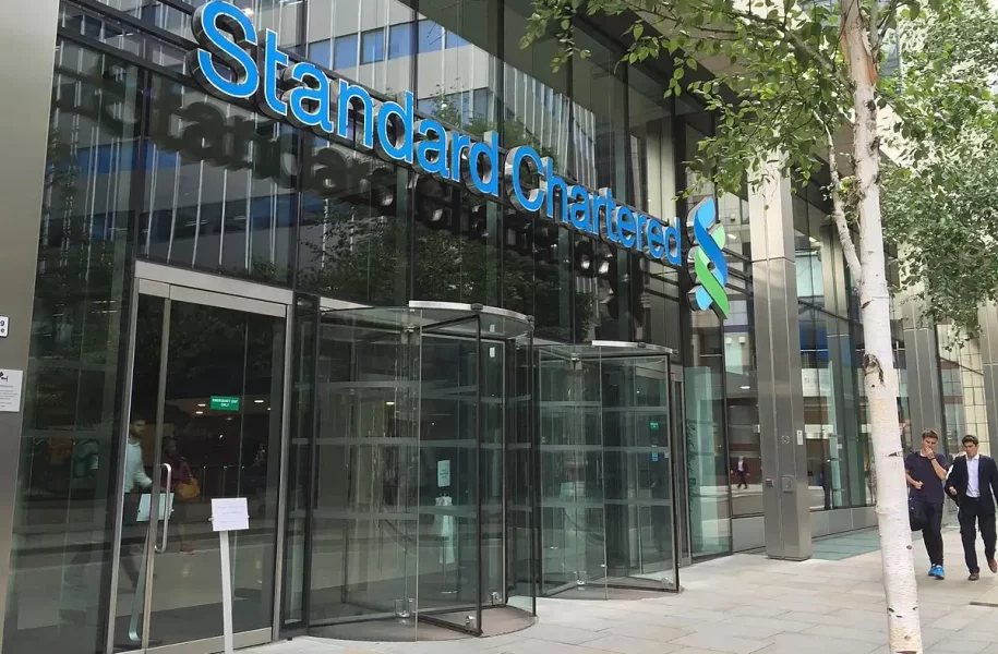Standard Chartered investiert in das britische ethische Fintech-Unternehmen Algbra