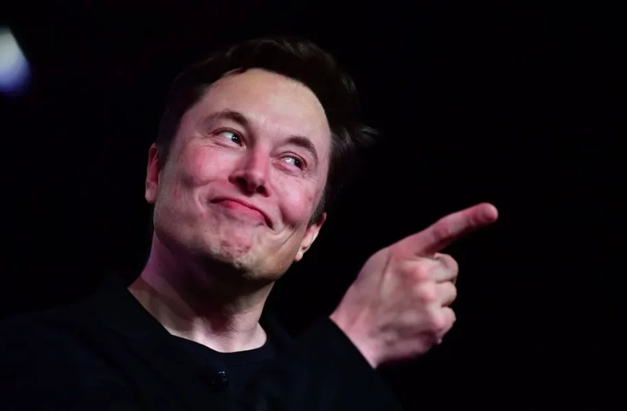 Elon Musk investiert $10 Milliarden in die KI-Entwicklung von Tesla