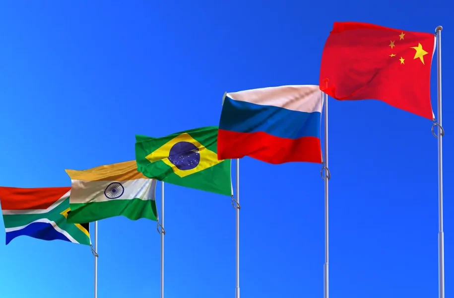 Robert Kiyosaki warnt vor Auswirkungen von BRICS-Gold-gestützter Kryptowährung auf den USD