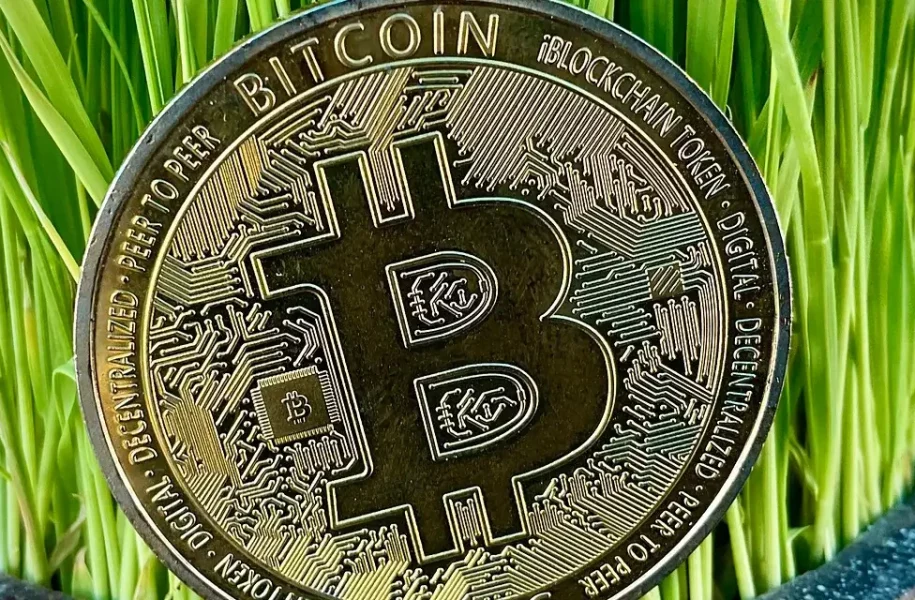 Coinbase Sees Massive Bitcoin Exodus Amid Market Surge