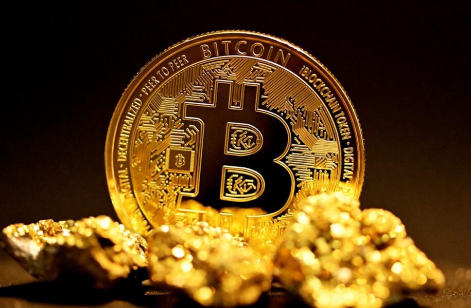 Peter Schiff Criticizes Bitcoin’s Q2 Performance Compared to Gold
